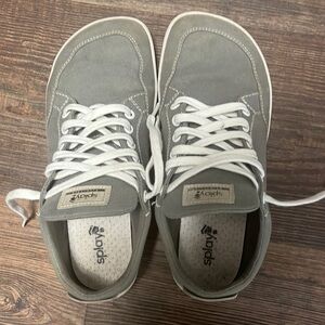 Splay Freestyle stone grey shoes men’s 7 women’s 9